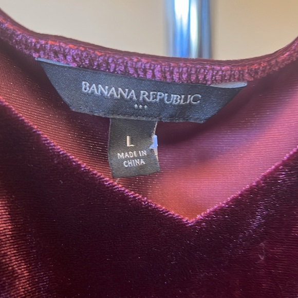 NWOT! Banana Republic velvet tank. Beautiful color. Size large - Picture 2 of 2